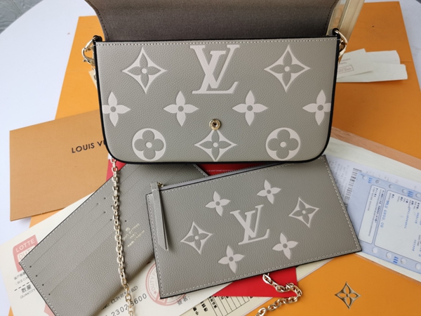 LVコピーウォレット着用イメージ